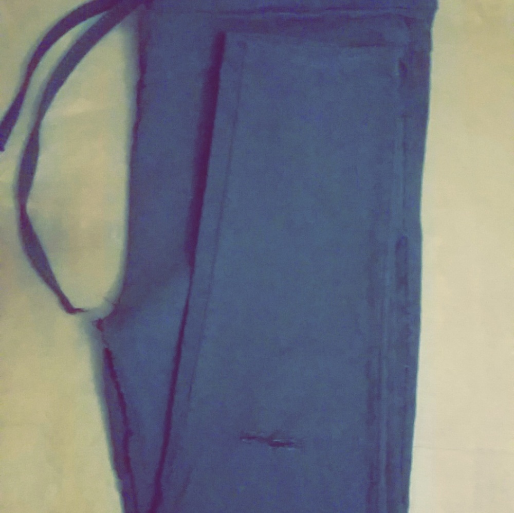 Distressed ankle length pants - Picture 2 of 2